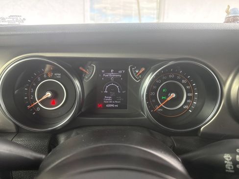 Used 2019 Jeep Wrangler Unlimited Sport S image 6