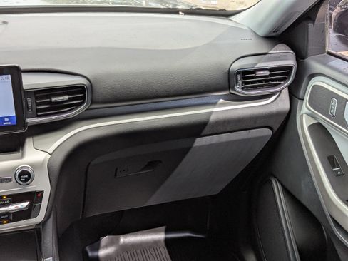 Used 2022 Ford Explorer XLT w/ Equipment Group 202A image 15