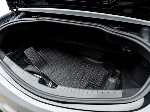 Used 2025 Mercedes-Benz CLE 450 4MATIC Cabriolet w/ Night Package image 61