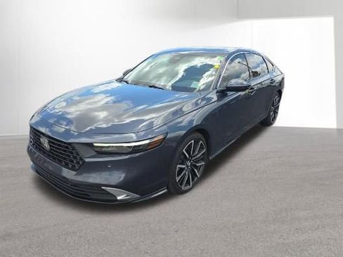 Used 2023 Honda Accord Touring image 1