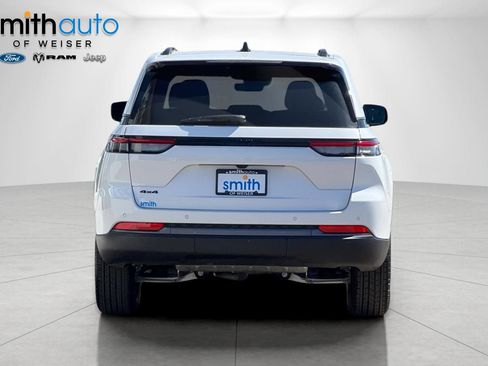 New 2026 Jeep Grand Cherokee Altitude AWD/4WD image 7