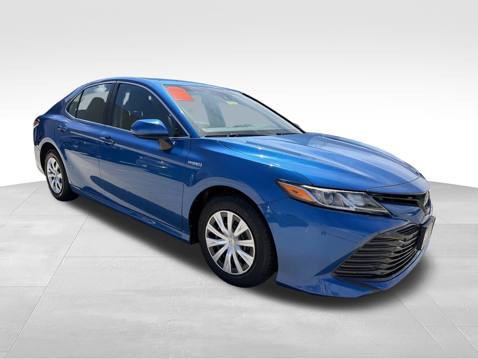 Used 2020 Toyota Camry LE FWD image 3