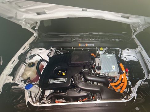 Used 2019 Ford Fusion SE FWD image 6