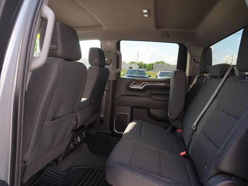 Used 2024 Chevrolet Silverado 1500 LT AWD/4WD image 18