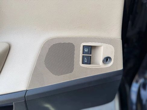 Used 2014 Volkswagen CC R-Line image 40