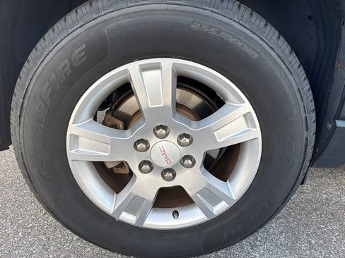 Used 2011 GMC Acadia SLE FWD image 7