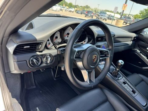 Used 2019 Porsche 911 Targa 4 AWD/4WD image 26