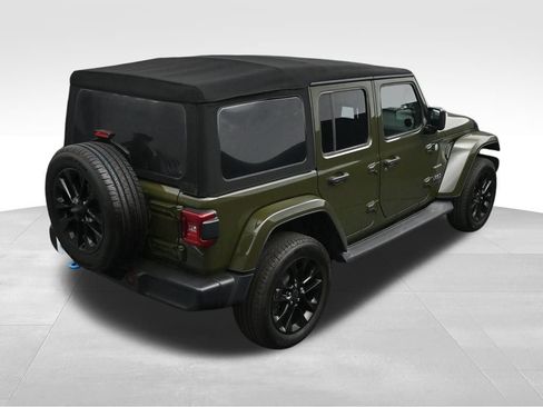 Used 2024 Jeep Wrangler Unlimited Sahara w/ Technology Group AWD/4WD image 30