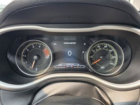 Used 2016 Jeep Cherokee Trailhawk w/ Comfort & Convenience Group AWD/4WD image 13