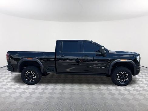 Used 2024 GMC Sierra 2500 AT4X AWD/4WD image 4