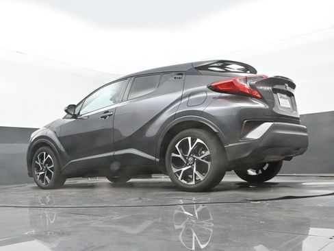 Used 2022 Toyota C-HR XLE FWD image 10