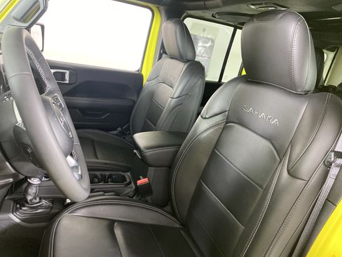 Used 2023 Jeep Wrangler Unlimited Sahara AWD/4WD image 18