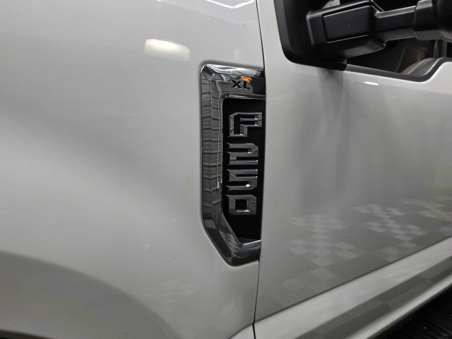 Used 2022 Ford F250 XL w/ Power Equipment Group AWD/4WD image 13