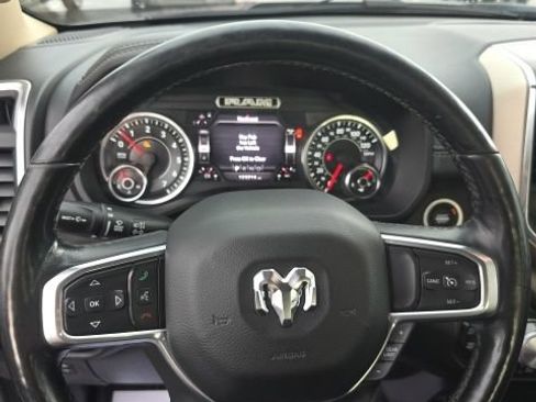 Used 2019 RAM 1500 Laramie w/ Off Road Group AWD/4WD image 14