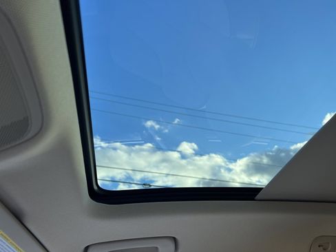 Used 2023 Audi Q5 e Premium Plus image 21