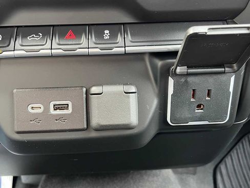 Used 2023 Chevrolet Silverado 1500 Custom AWD/4WD image 19