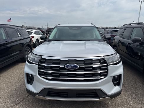 New 2026 Ford Explorer Active w/ Active Comfort Package AWD/4WD image 3