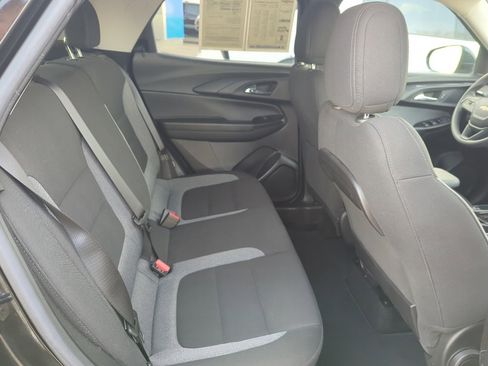 Used 2023 Chevrolet TrailBlazer LT w/ Convenience Package image 32