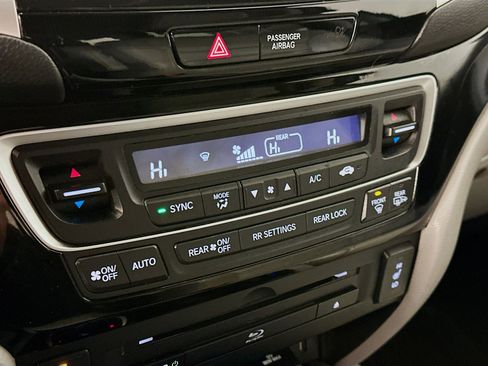 Used 2017 Honda Pilot Touring image 24