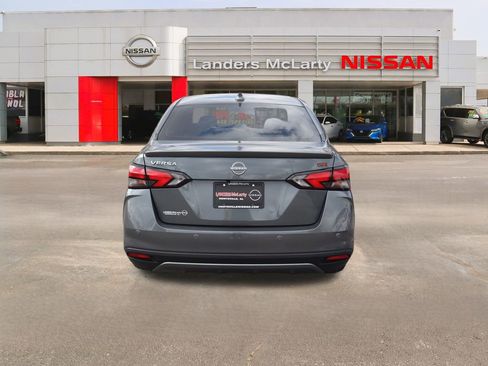 New 2025 Nissan Versa SR w/ Trunk Package image 4