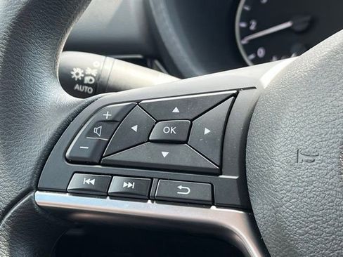 Used 2025 Nissan Sentra SV FWD image 31