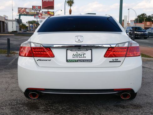 Used 2015 Honda Accord Touring image 11