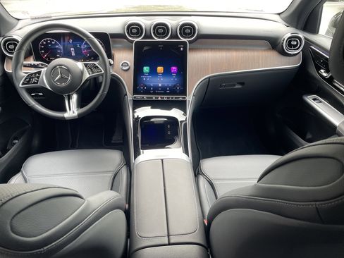 Certified 2025 Mercedes-Benz GLC 300 image 25