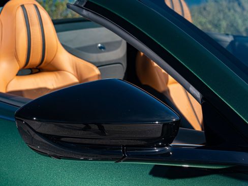 Used 2023 Aston Martin V8 Vantage Roadster RWD image 21