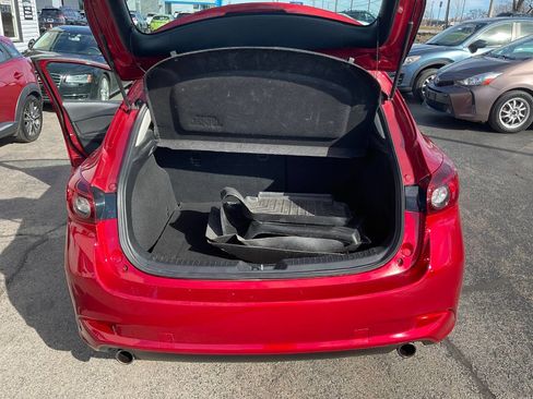 Used 2018 MAZDA MAZDA3 Sport image 11