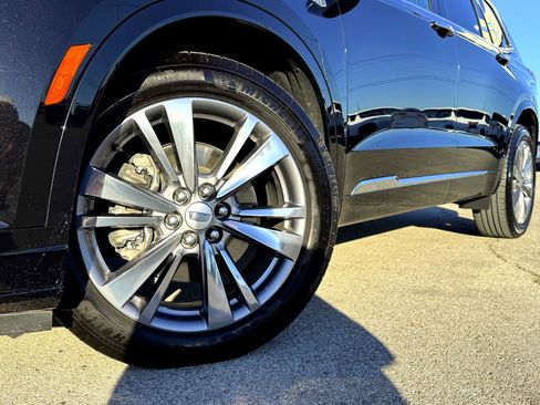 Used 2025 Cadillac XT6 Premium Luxury image 2
