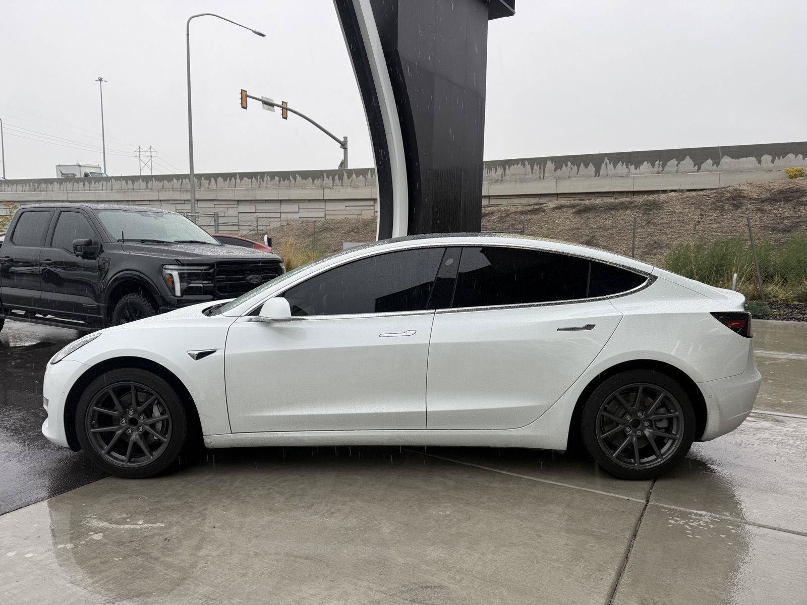 Used 2018 Tesla Model 3 Long Range RWD image 5