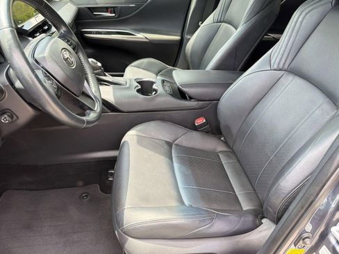 Used 2021 Toyota Venza XLE w/ Softex Package AWD/4WD image 5
