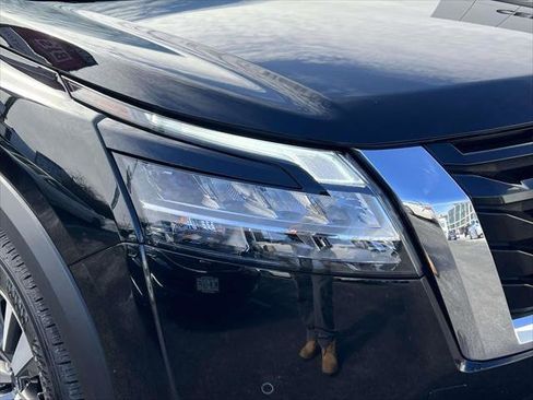 Used 2024 Nissan Pathfinder SL image 9