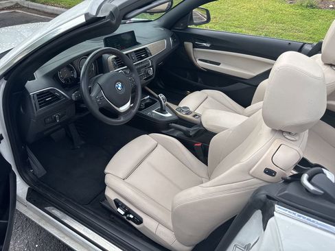 Used 2018 BMW 230i xDrive Convertible image 6