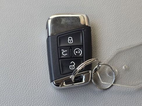 Used 2023 Volkswagen Atlas SE w/ Black Wheel Package image 22