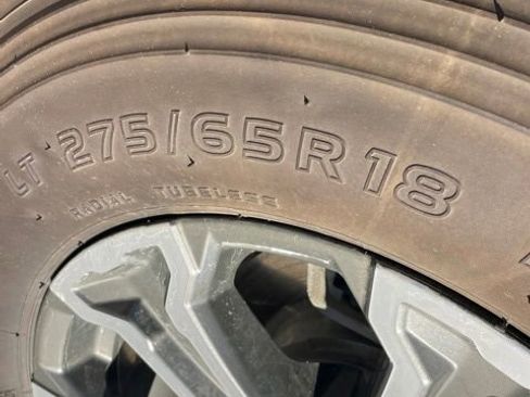 Used 2024 GMC Sierra 1500 SLE w/ X31 Off-Road Package image 7