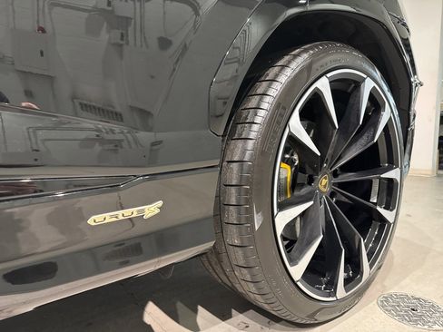 Used 2024 Lamborghini Urus S image 13