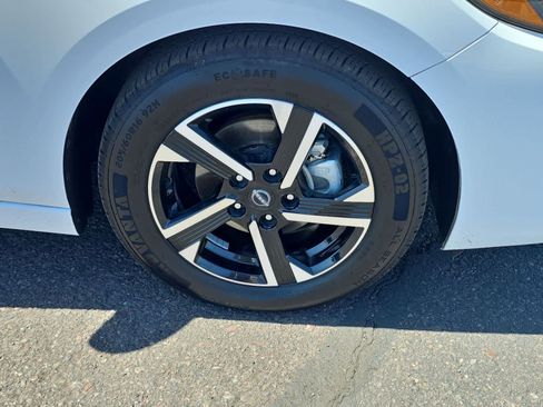 Used 2024 Nissan Sentra SV FWD image 10