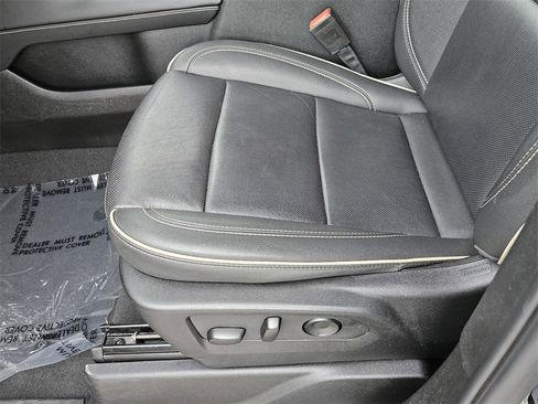 Used 2024 GMC Yukon SLT image 14