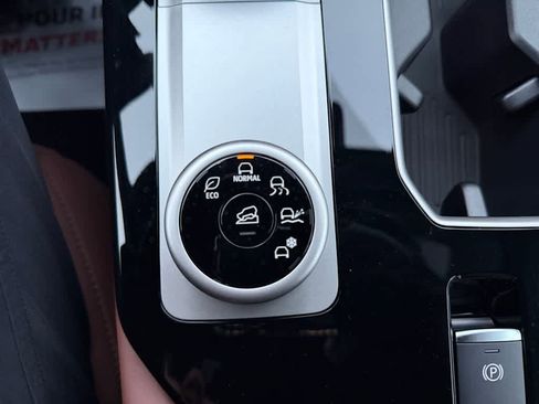 New 2026 Mitsubishi Outlander SEL image 16