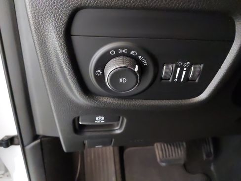 Used 2022 Jeep Grand Cherokee Limited AWD/4WD image 24
