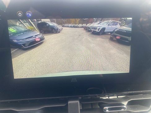 Used 2025 Chevrolet Equinox LT w/ Convenience Package II image 10