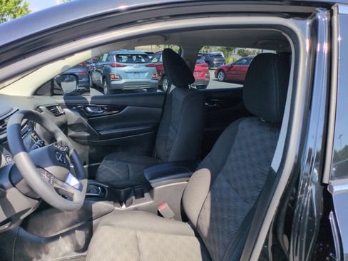 Used 2018 Nissan Rogue Sport SV FWD image 15