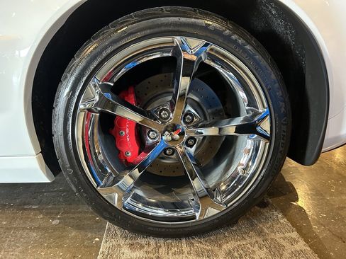 Used 2012 Chevrolet Corvette Grand Sport w/ 2LT Preferred Equipment Group image 10