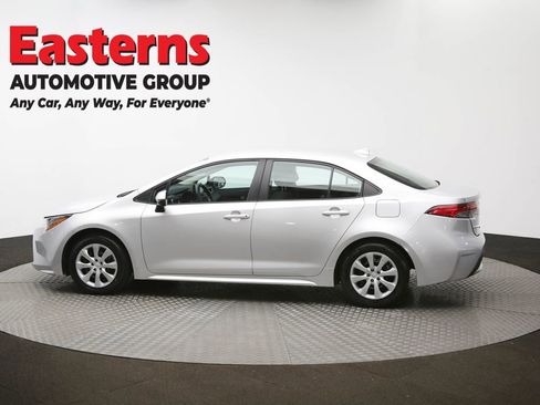 Used 2022 Toyota Corolla LE FWD image 61