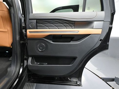 Used 2024 Ford Expedition Platinum image 49