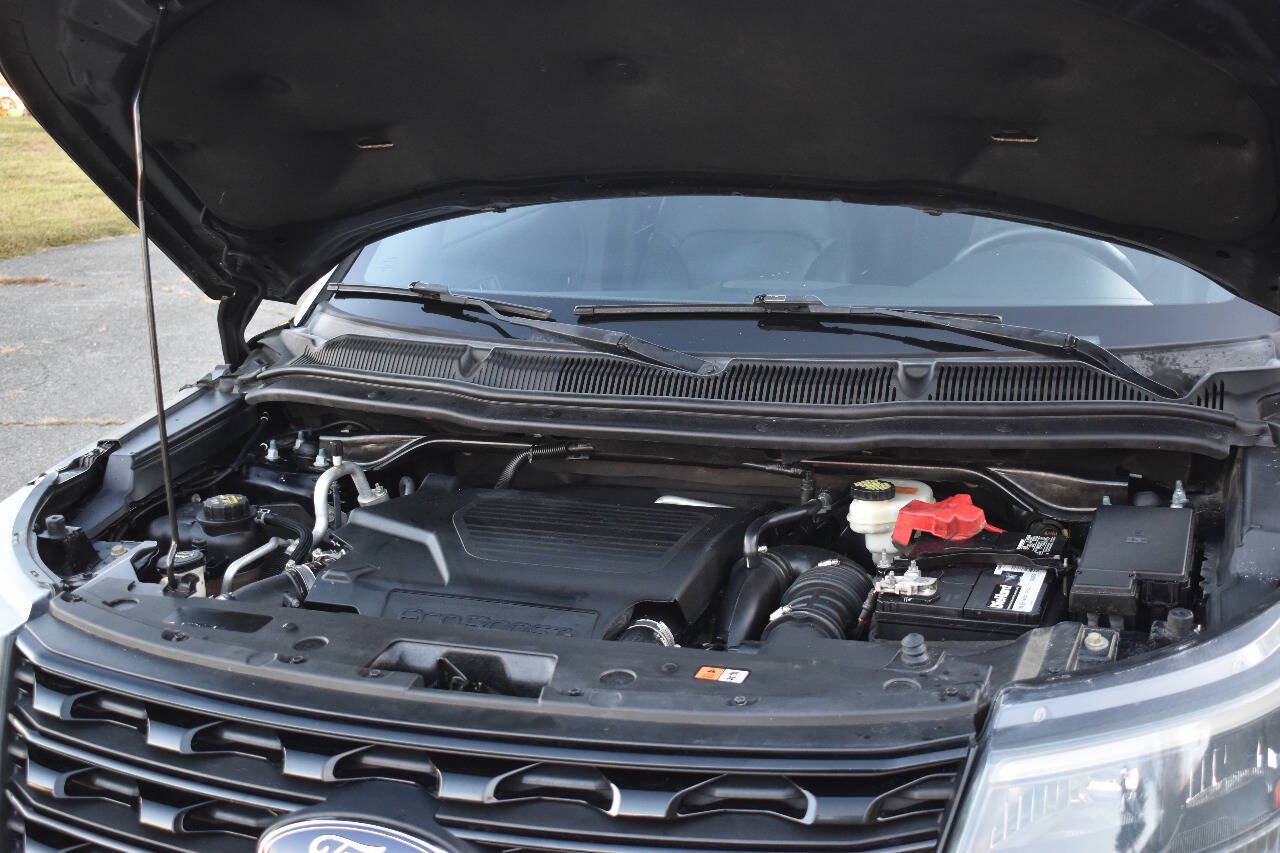 Used 2016 Ford Explorer Sport w/ Equipment Group 401A AWD/4WD image 33