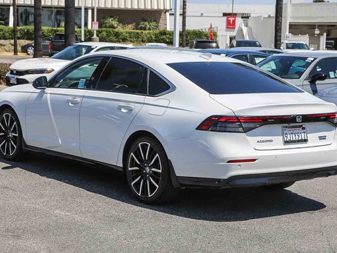 Used 2024 Honda Accord Touring image 7