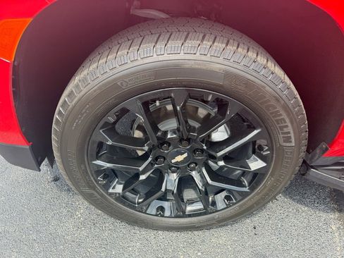 Used 2024 Chevrolet Tahoe LT w/ Luxury Package image 9