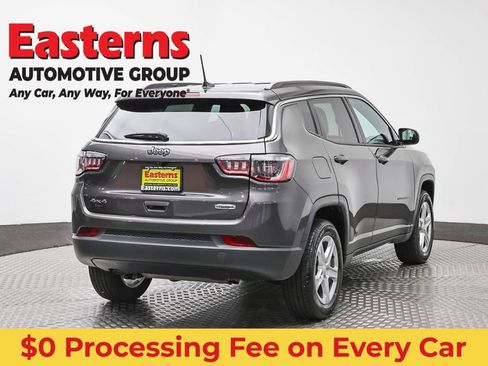 Used 2024 Jeep Compass Latitude AWD/4WD image 5